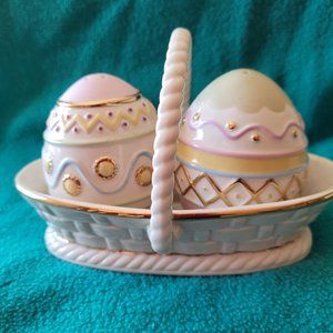 LENOX EASTER EGG SALT AND PEPPER SHAKERS. BRAND NEW IN BOX !  FINE PORCELAIN
